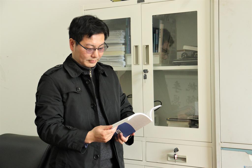 http://news.yangtzeu.edu.cn/__local/3/74/60/F8ED58C7FD3538A11BBB8A50684_B66191FE_E7F9.jpg